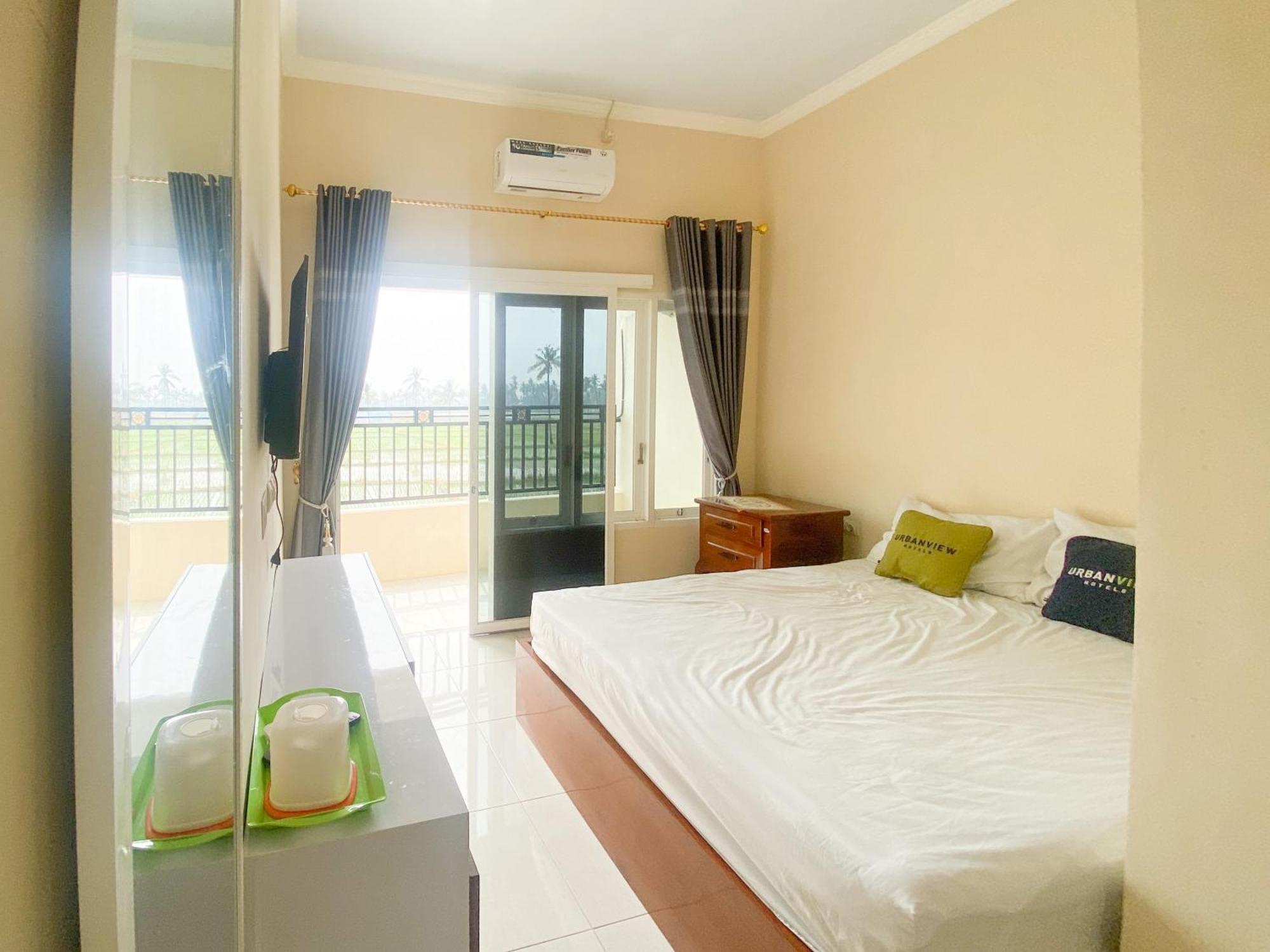 Urbanview Griya Lota Guest House Banyuwangi Ketapang  Экстерьер фото